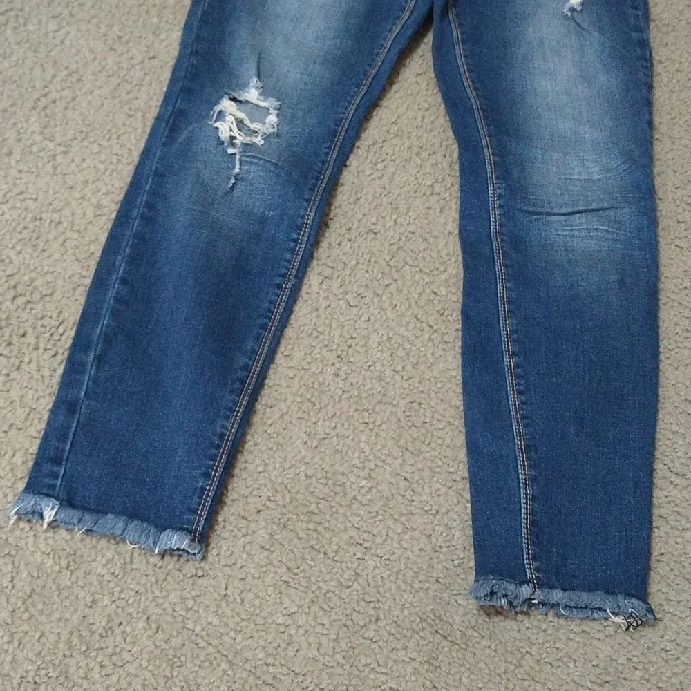 YMI Anklet Jeans - Picture 3 of 15
